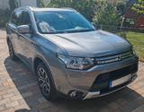 Mitsubishi Plug-in Hybrid Outlander 2.0 TOP - silberne Mitsubishi Plug-in Hybrid Outlander