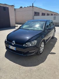 Volkswagen Golf - 2