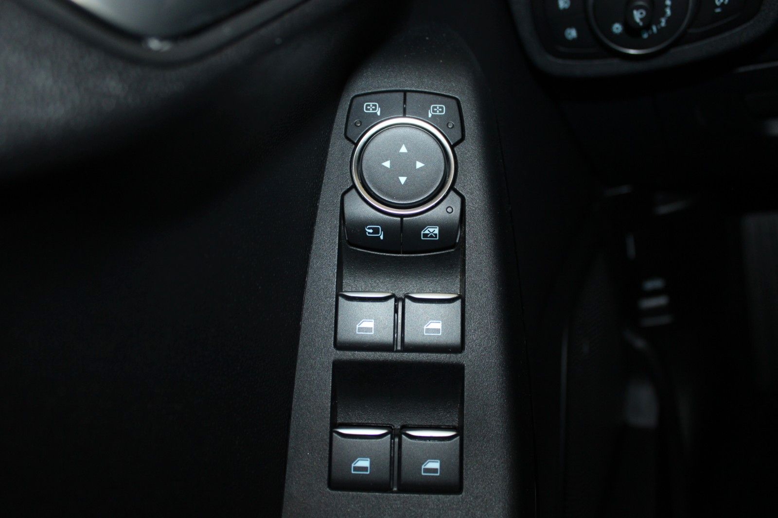 Fahrzeugabbildung Ford Fiesta 1,5 TDCi Cool & Connect 5-T LED WinterP.