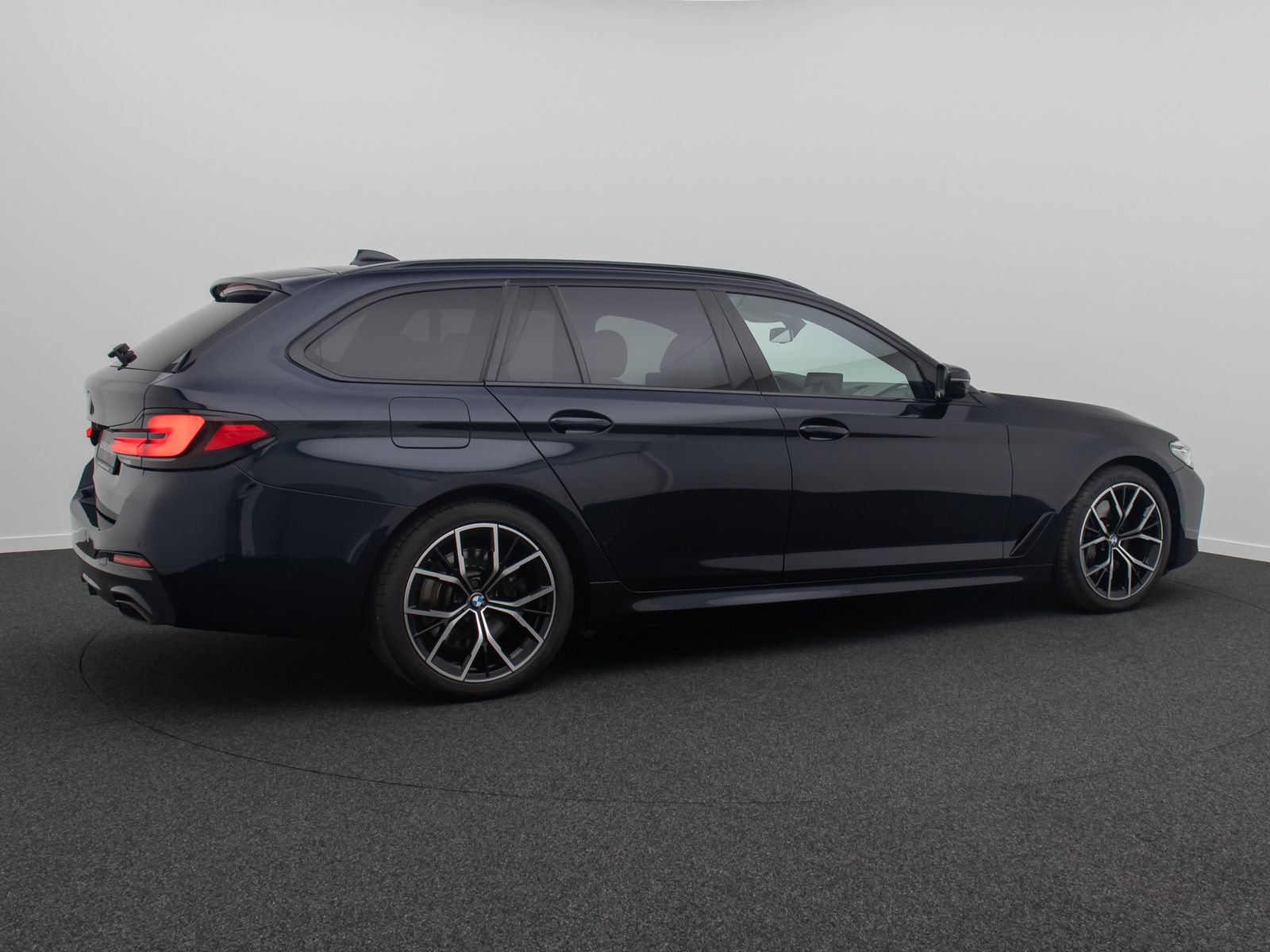 Fahrzeugabbildung BMW 540d xD M Sport FondEnt Kamera HiFi Panorama TV