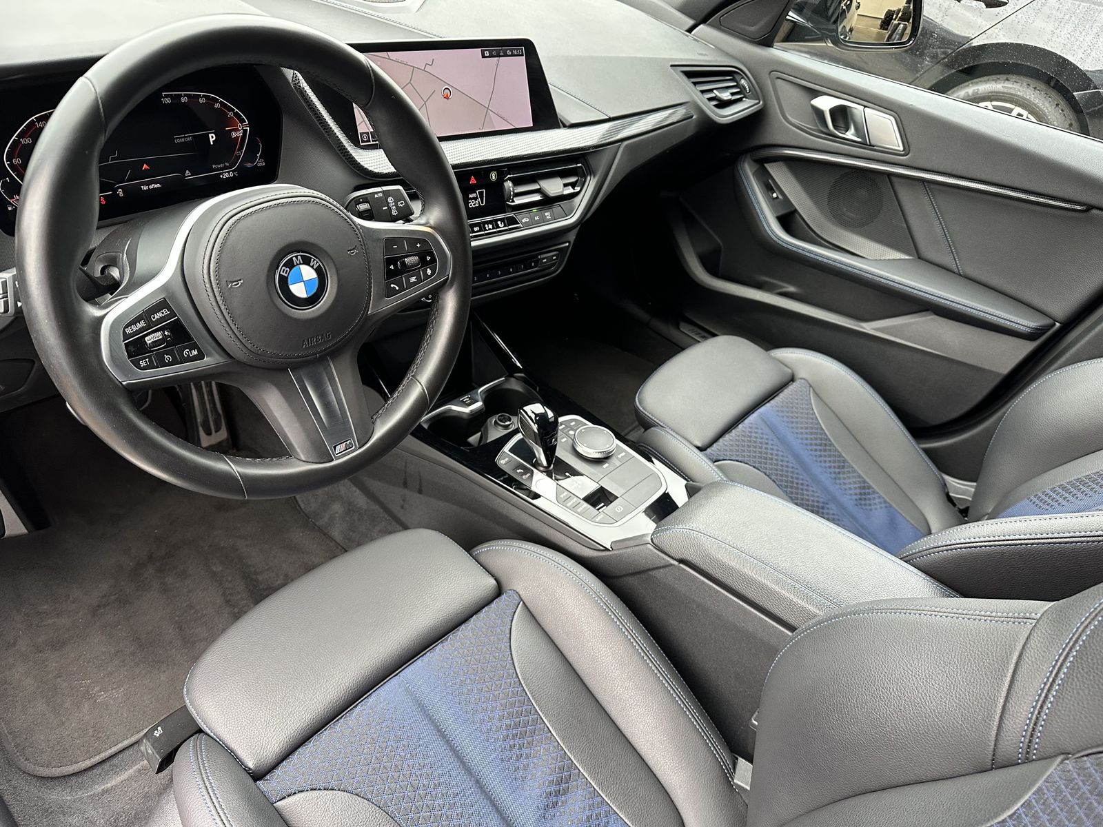 Fahrzeugabbildung BMW 118i 5-Türer M-Sport Aut. NAV+LED+HIFI+17ZOLL+PP