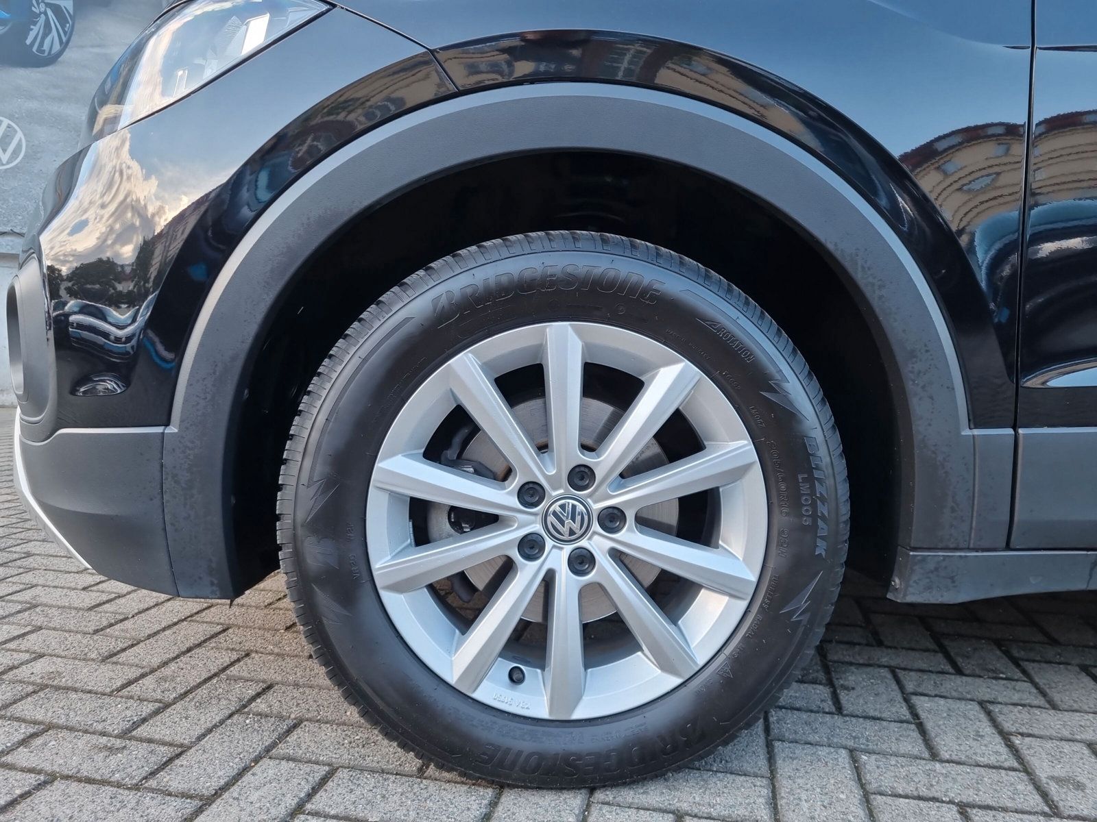Fahrzeugabbildung Volkswagen T-Cross 1.0 TSI Life KAMERA ACC SHZ