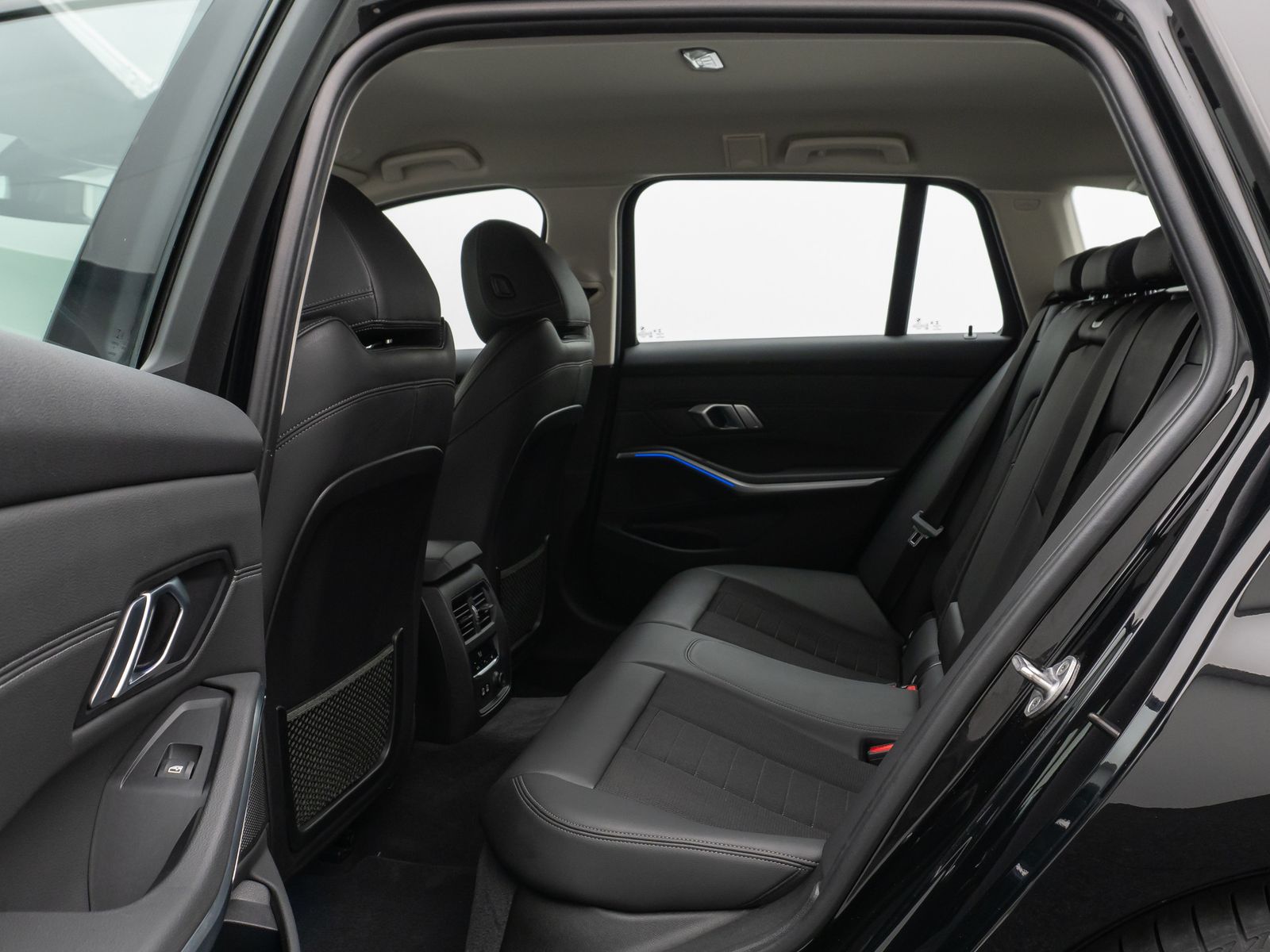 Fahrzeugabbildung BMW 320d Sport Line LED PDC Geschwindigk Indivibual