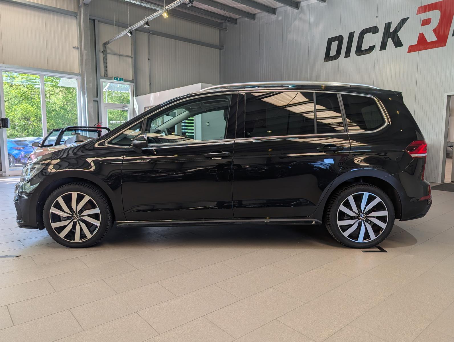Volkswagen Touran 2.0 DSG R-Line High. Pano 7-Si IQ.Dri AHK