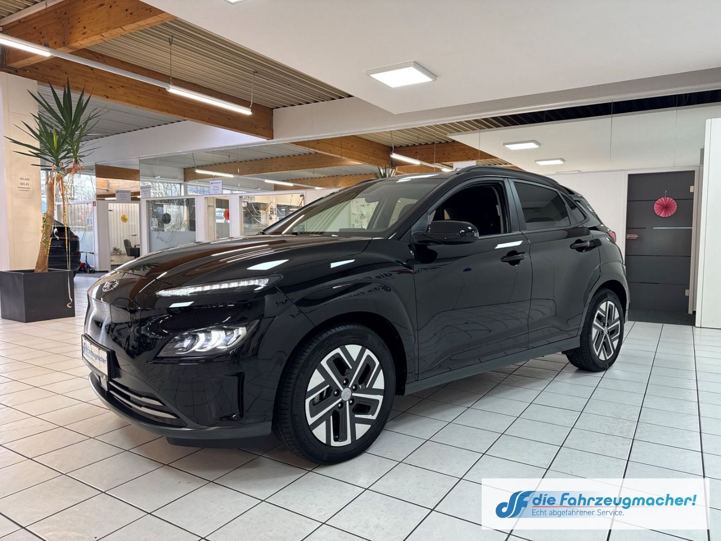 Fahrzeugabbildung Hyundai KONA Trend Elektro 2WD Navi Soundsystem LED ACC