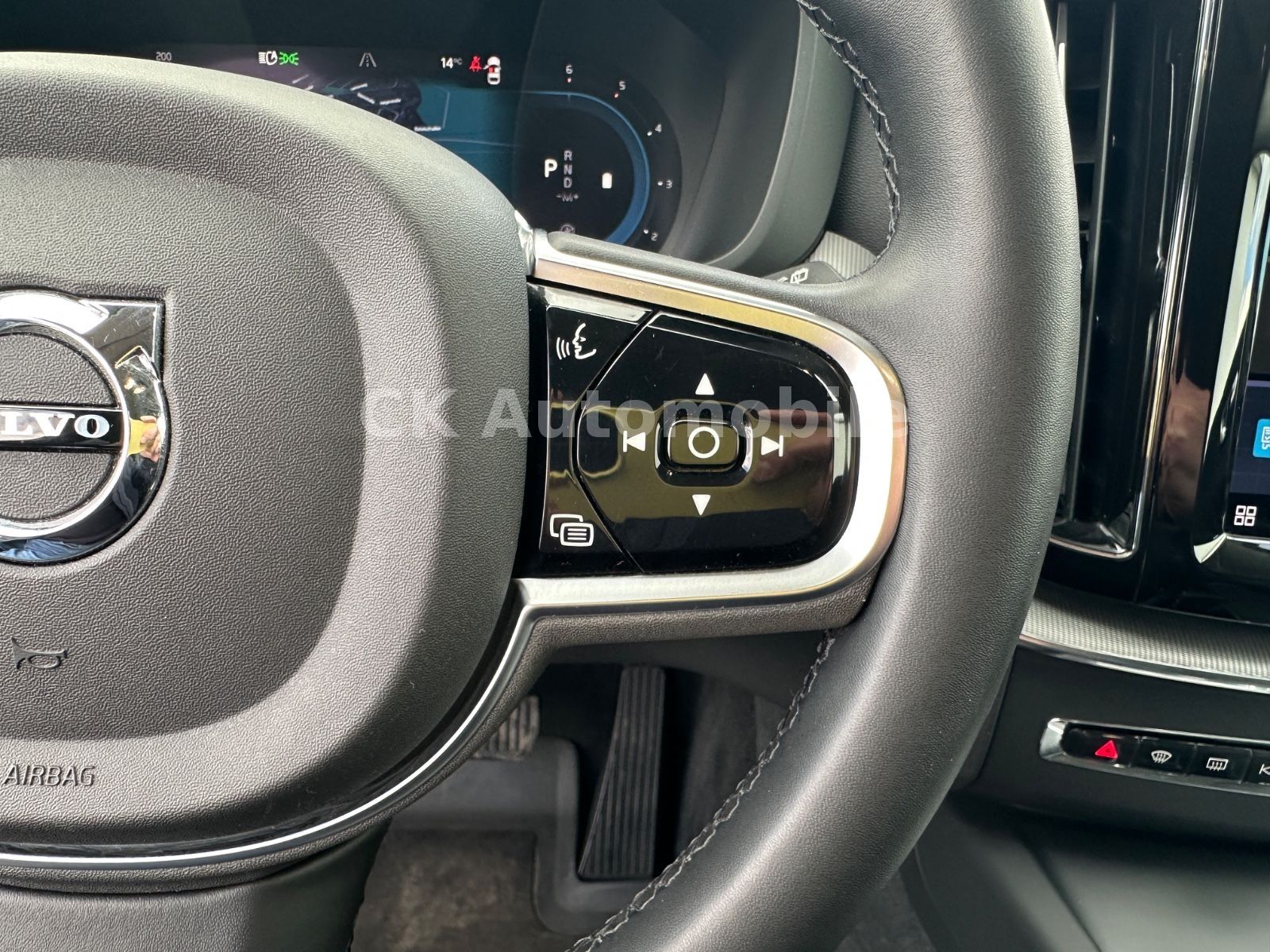 Fahrzeugabbildung Volvo XC60 B4 Plus Bright 2WD/Navi/Leder/Kam/LED/AHK