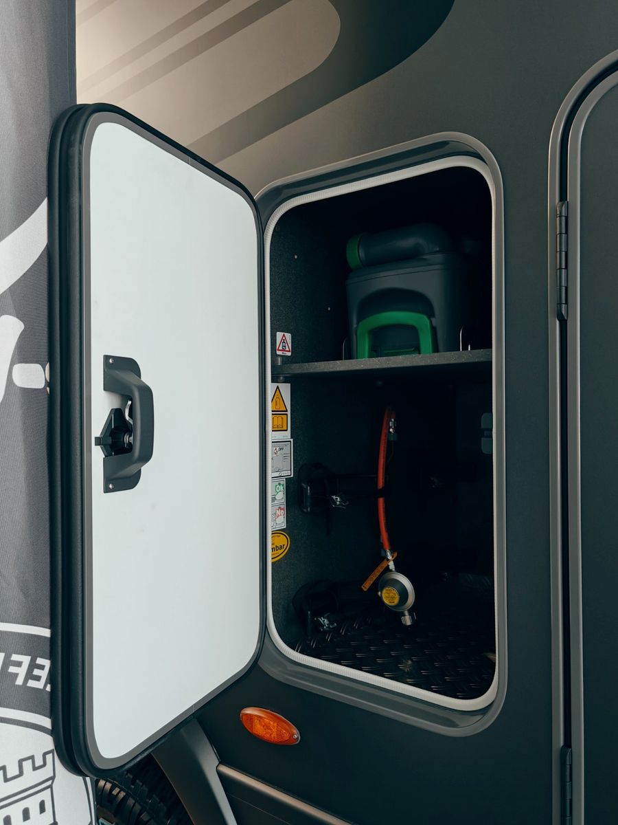 Fahrzeugabbildung HYMER / ERIBA / HYMERCAR ML - T 580 4x4² RSX PRO - PTS ACHATGRAU by palmo