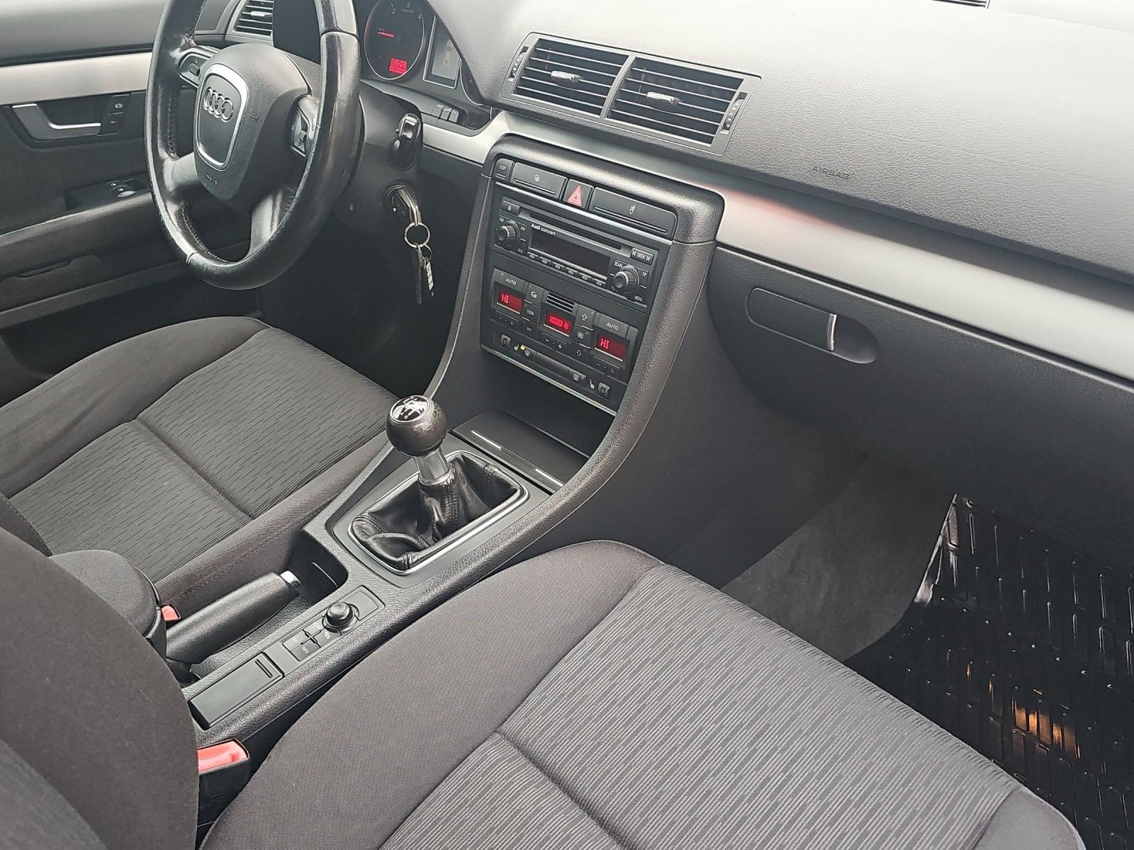Audi A4 2006 — photo 27
