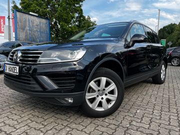 Volkswagen Touareg - 1