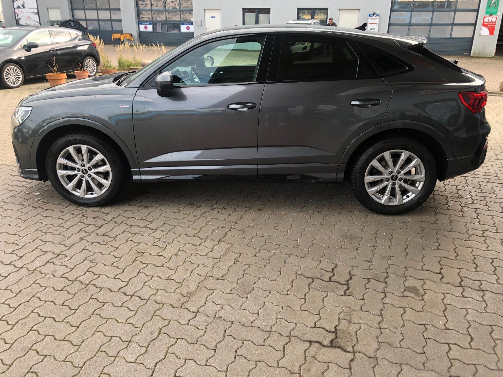 Fahrzeugabbildung Audi Q3 Sportback 35 TFSI S line