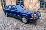 Mercedes-Benz 300 E Limo*2.Hand*Top!*H-Kennz.*Tüv neu* - Mercedes-Benz 300 in Frankfurt (Main)