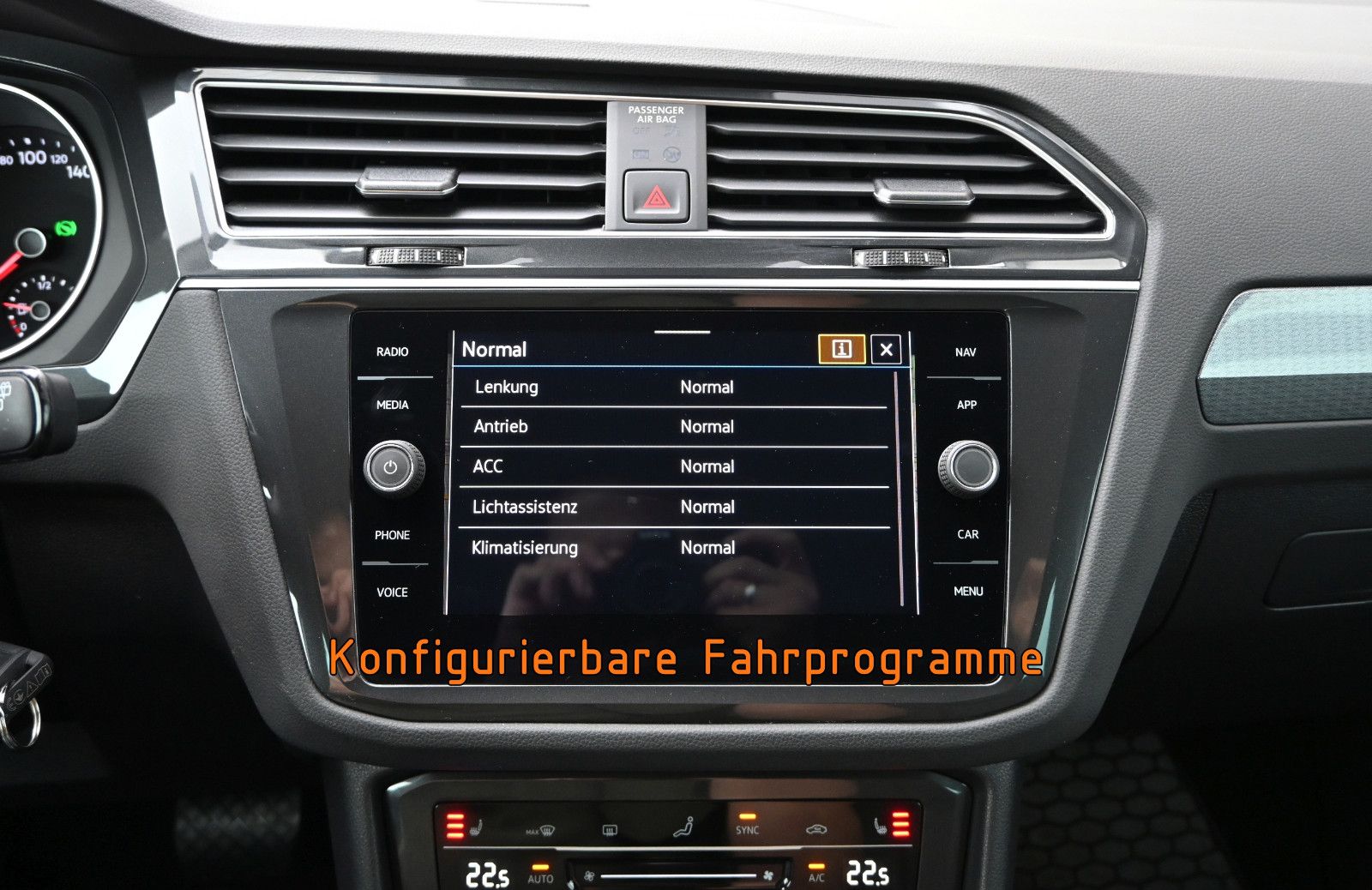 Fahrzeugabbildung Volkswagen Tiguan 2.0 TDI DSG 4MOT Life °ACC°AHK°HUD°STHZ°