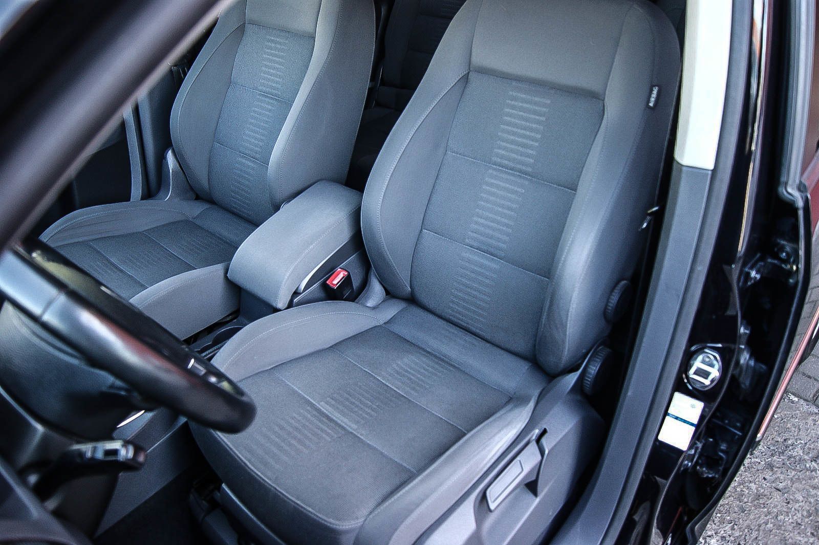 Fahrzeugabbildung Volkswagen Touran 1.4TSI DSG Highline 7-SITZE