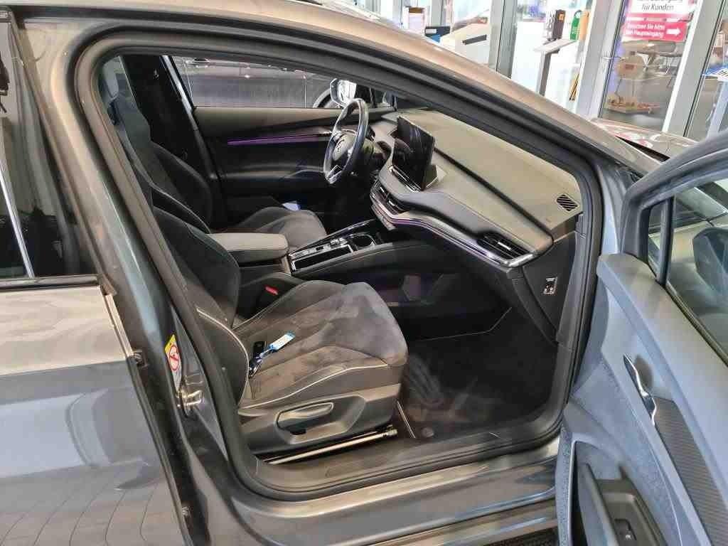 Skoda Enyaq iV 80x Sportline 4x4 NAVI KAMERA 77kWh W-P