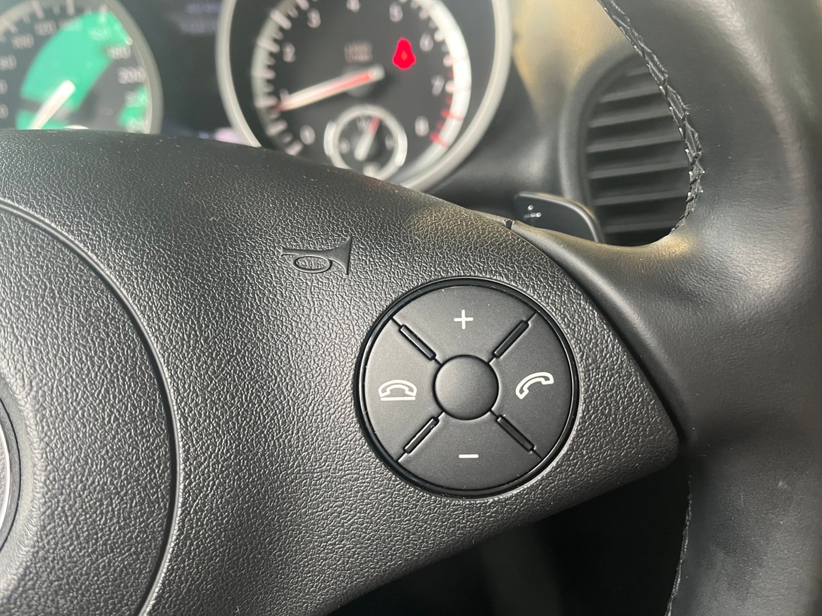 Fahrzeugabbildung Mercedes-Benz SLK Roadster 200 Kompressor AIRSCARF PDC SHZ