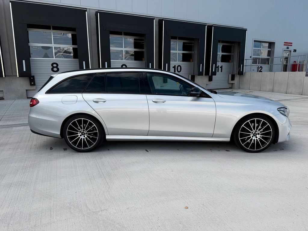 Image of Mercedes-Benz E 220
