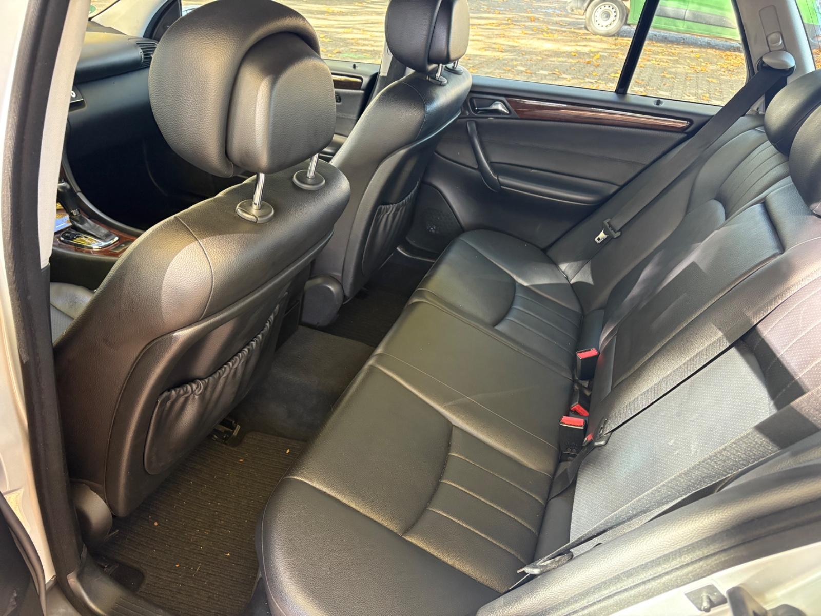 Mercedes-Benz C220 2006 — photo 10