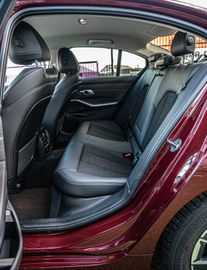 Fahrzeugabbildung BMW 320i Limo. Advantage VIRUTAL|LED|AMBIENTE|CAM