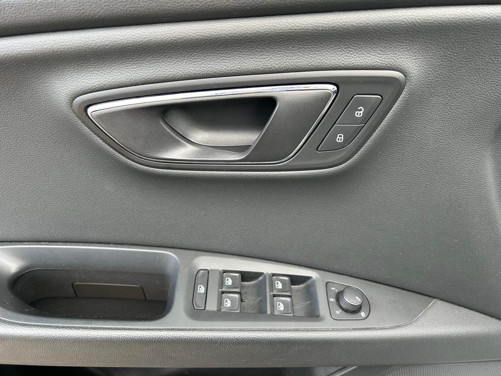 Fahrzeugabbildung SEAT Leon ST Style°DSG°Navi°Leder°LED°