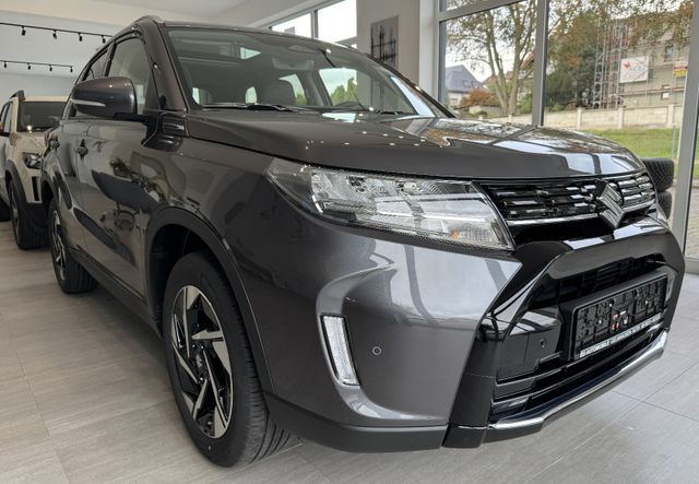 Suzuki Vitara 1.4  Pano / Kamera / Navi / Abstandtemp