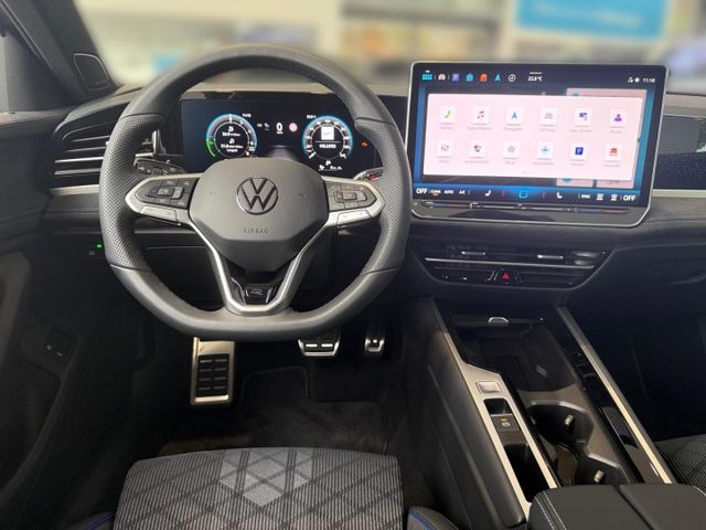 Passat R-Line 1,5 l eHybrid DSG AHK-klappbar Nav
