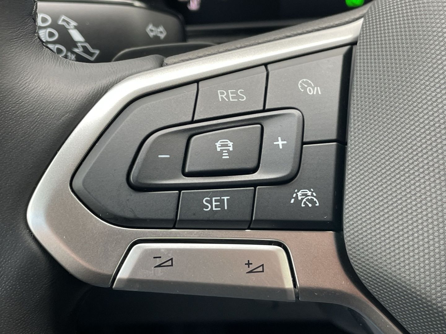 T-Cross 1.0 TSI DSG Life Kamera/ACC/App-Connect/