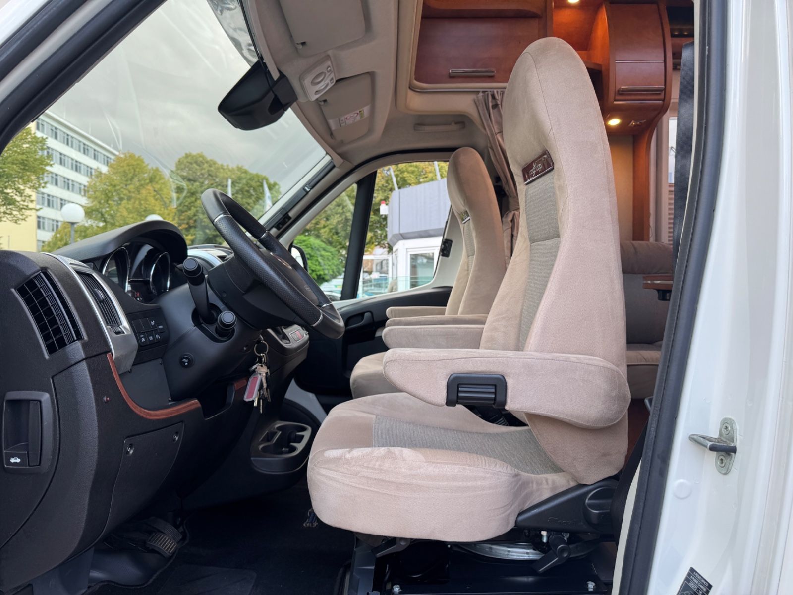 Fahrzeugabbildung Carthago CHIC C-LINE T 4.9 LE 9GT AUTOMATIK DUCATO MAXI