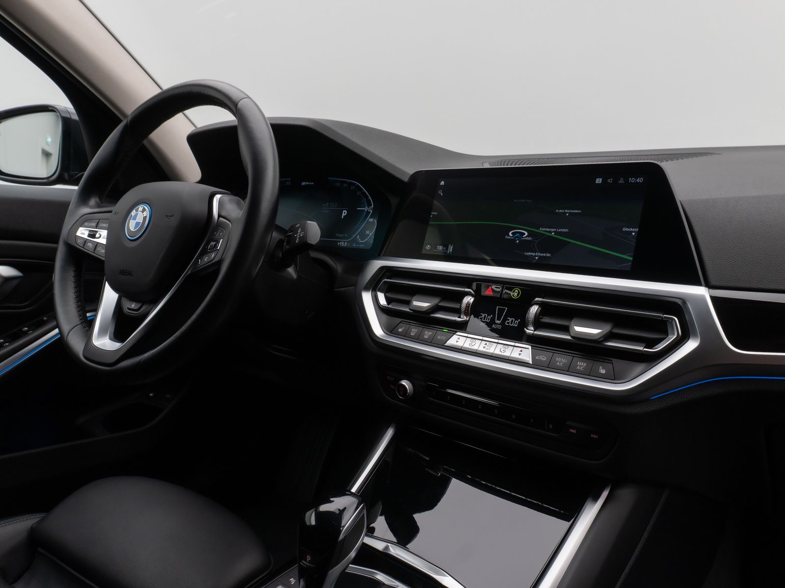 Fahrzeugabbildung BMW 330e xD Sport Line Kamera Laser HUD DAB HiFi AHK