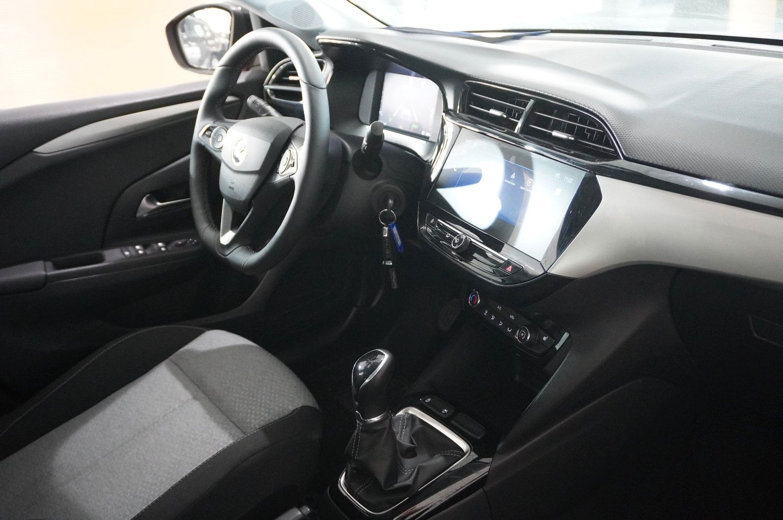 Fahrzeugabbildung Opel Corsa F 1.2 FACELIFT NAVI/LED/KAMERA/VIRTU./DAB+