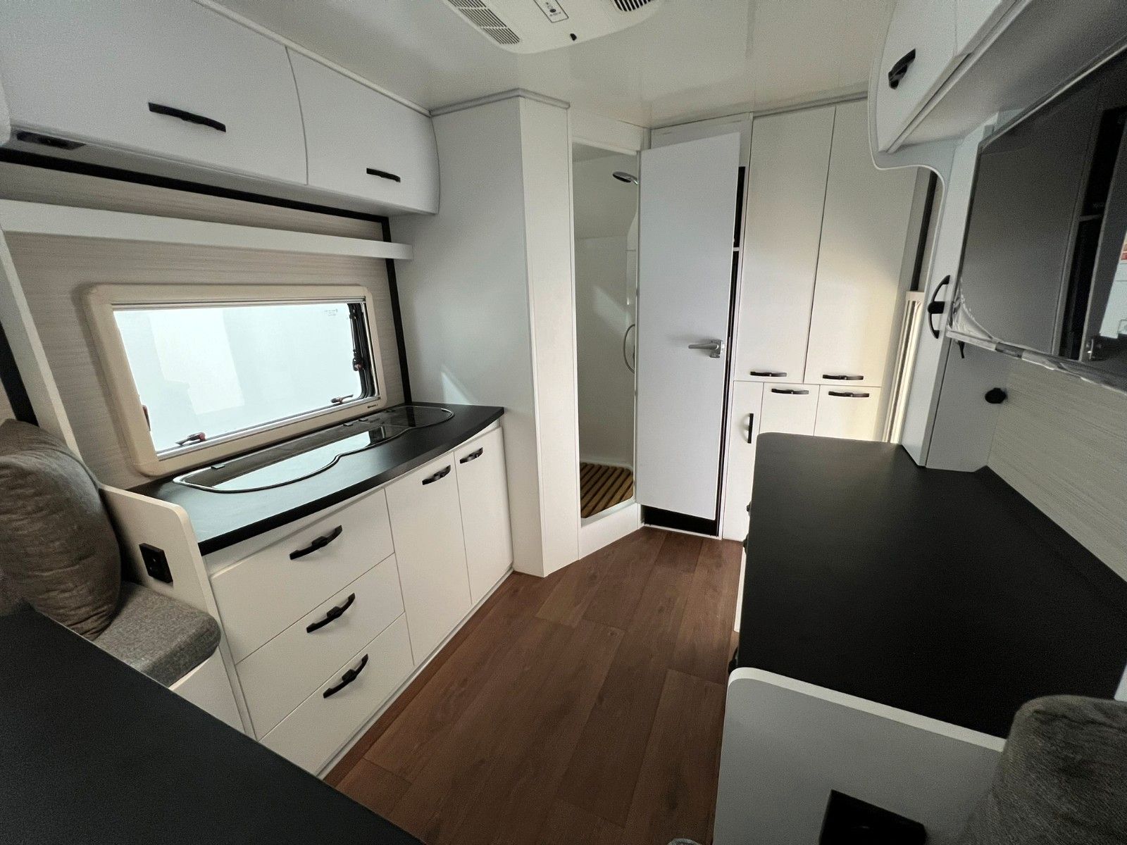 Fahrzeugabbildung Mercedes-Benz Unimog 1300L - Expeditionsmobil