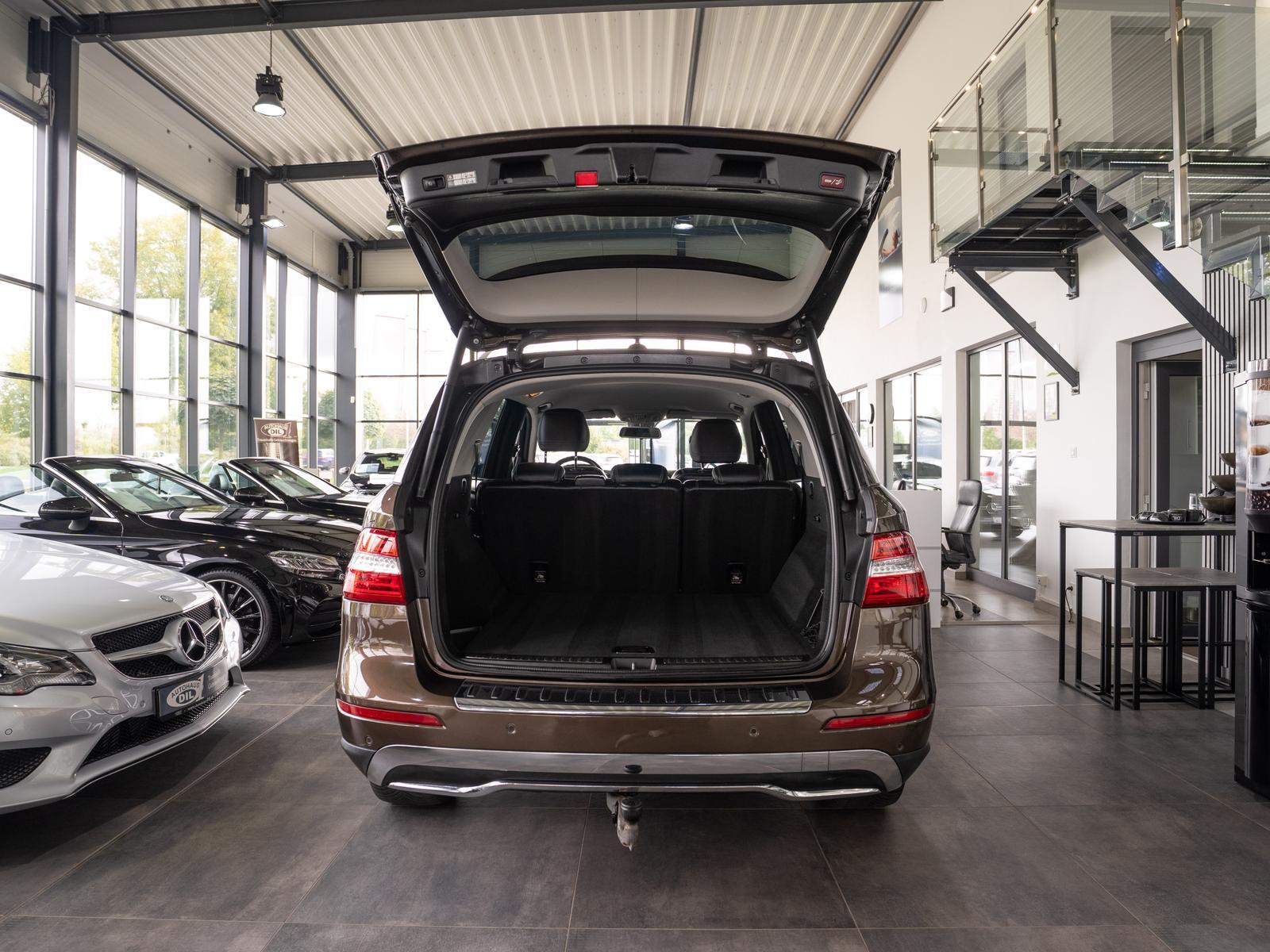 Mercedes-Benz ML 350 4 Matic *AHK*R-KAMERA*MEMORY*LEDER*