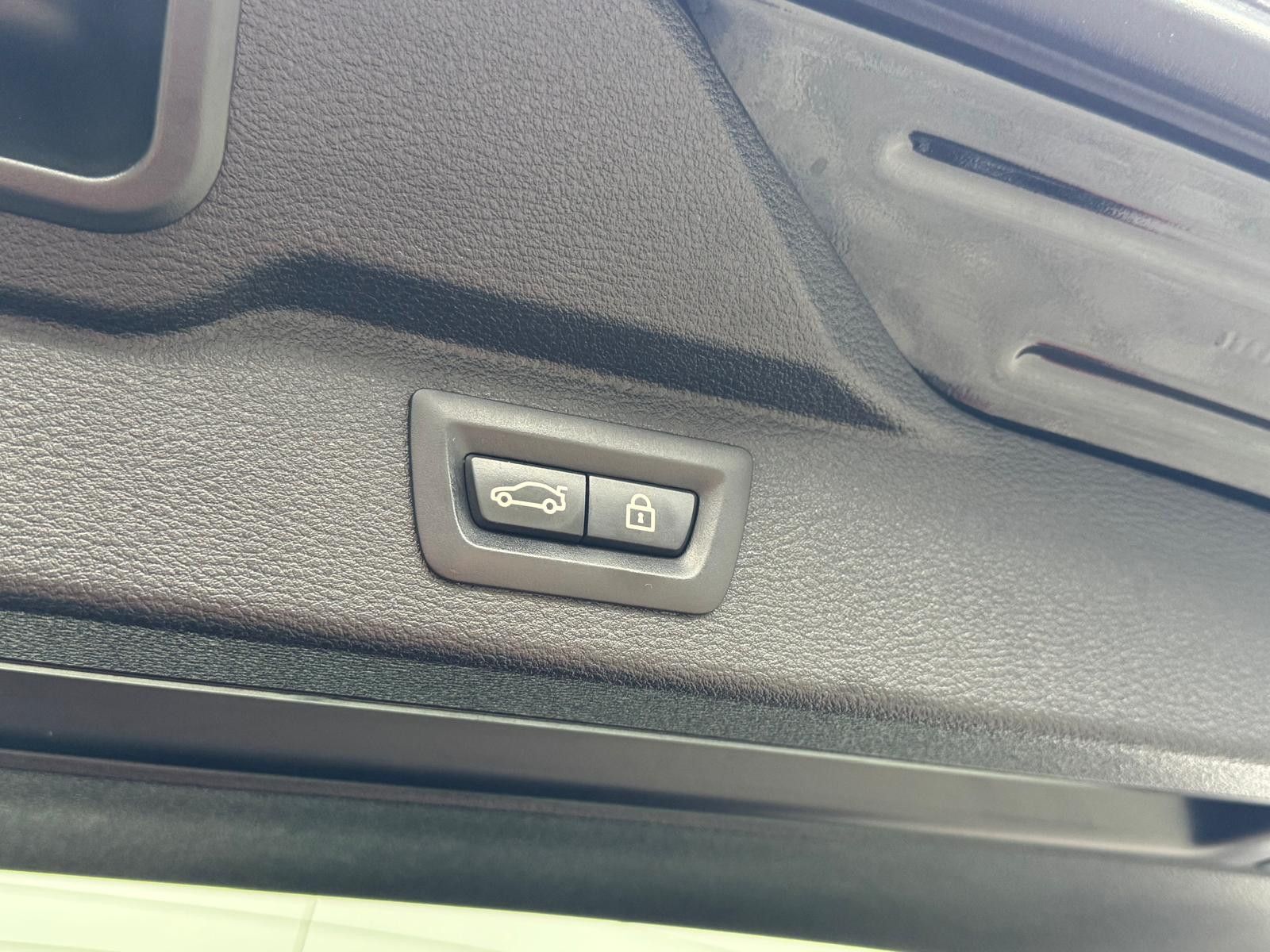 Fahrzeugabbildung BMW X5 xDrive 30 d M-Paket LED+NAVI+LEDER+MEMO+VIRTU