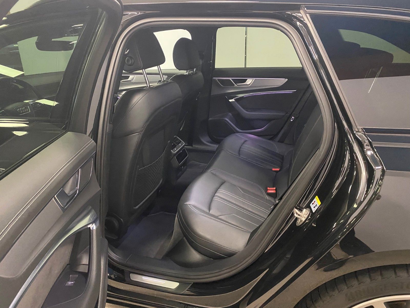 Fahrzeugabbildung Audi A6 55 TFSI e S tronic quattro sport Avant+S-Line