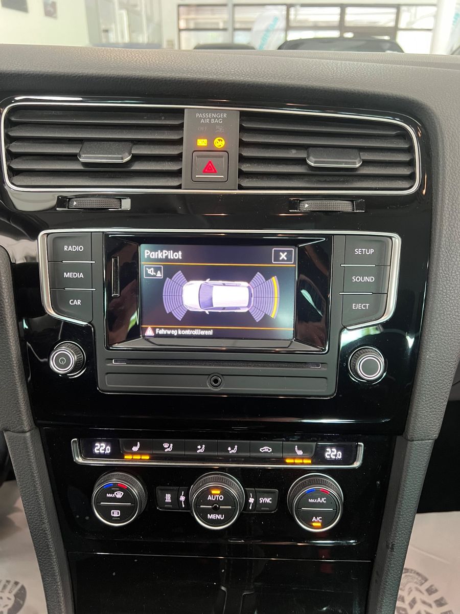 Fahrzeugabbildung Volkswagen Golf VII Lim. Cup 1.6 TDI DSG