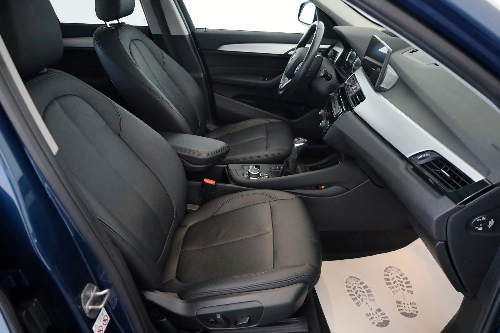Fahrzeugabbildung BMW X1 xDrive 25 e Advantage,Leder,Navi,Pano,HUD,AHK