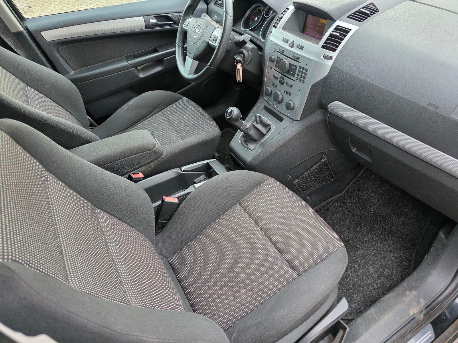 Opel Zafira 2010 — photo 7