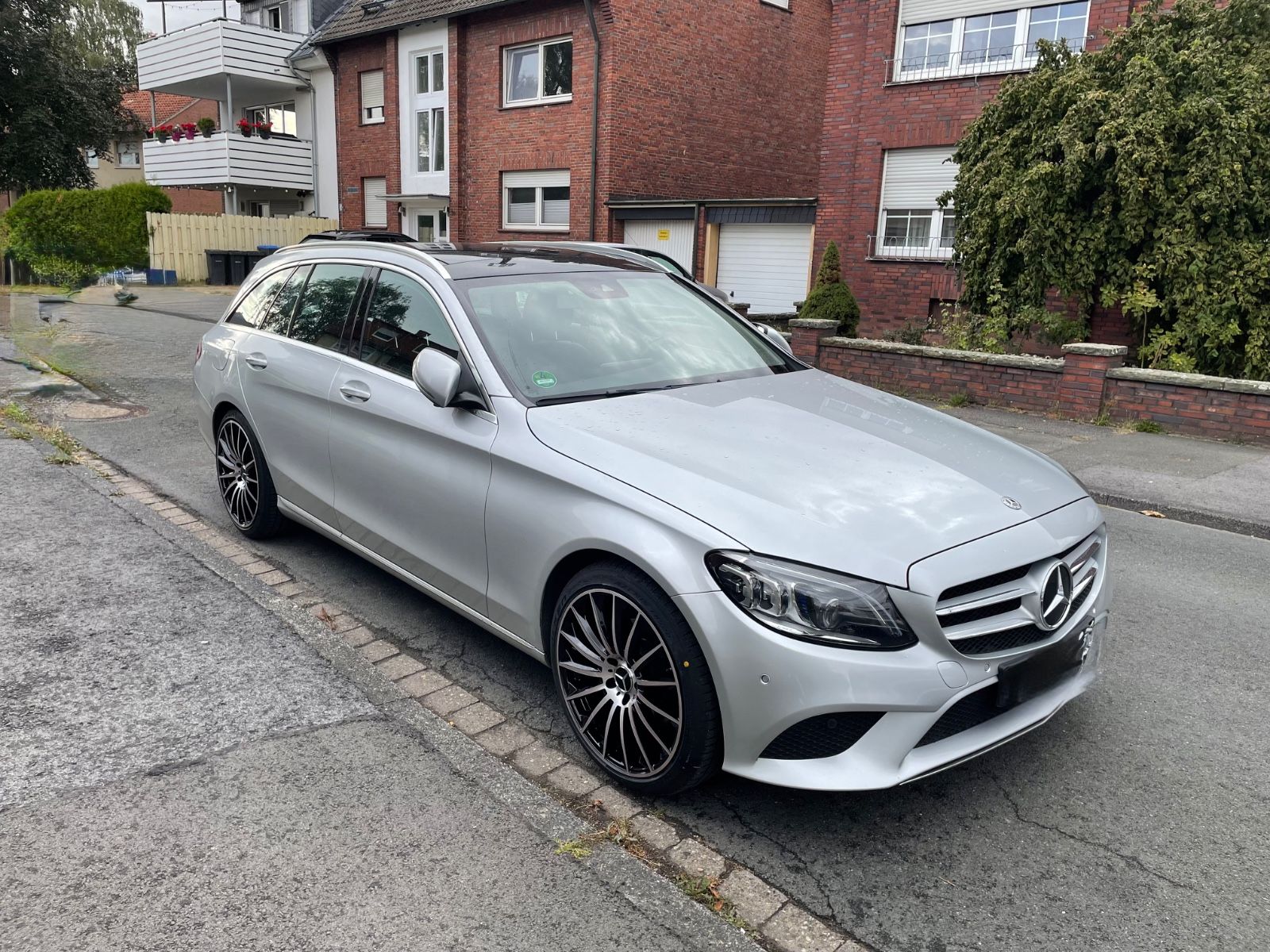 MERCEDES-BENZ C 220 d T Autom. - MultiBeam LED + Anhängerk.