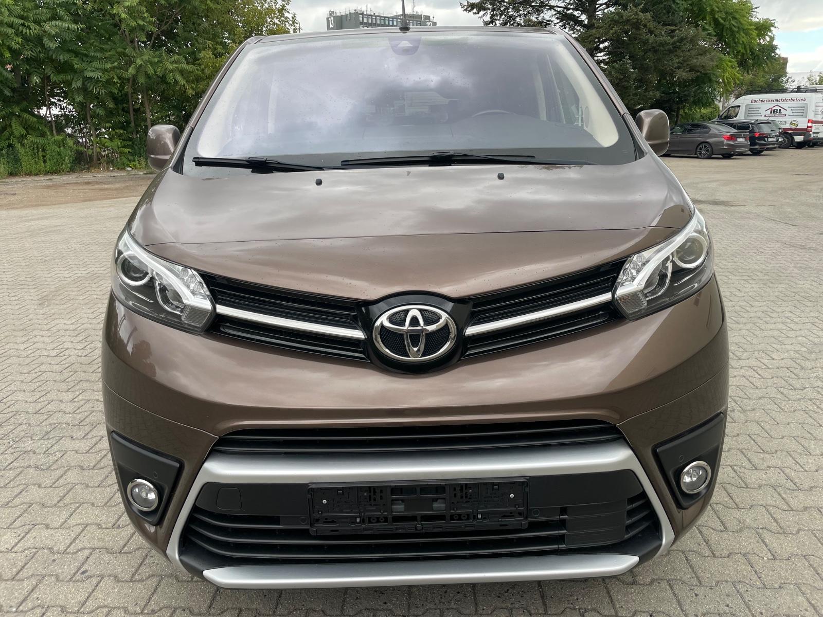 Toyota Proace (Verso) 2,0-l-D-4D 130kW Family Auto