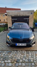Skoda Octavia 2.0 TSI DSG RS COMBI RS First Edition - Skoda Octavia: RS First Edition
