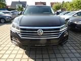 Volkswagen Touareg  4Motion LEDER AHK LUFTFEDERUNG  KAMERA - mit Diesel-Antrieb: Blau, Geländewagen, mit Klimaanlage