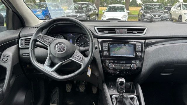 Fahrzeugabbildung Nissan Qashqai 1.2 DIG-T Acenta Navi + Ganzjahresreifen