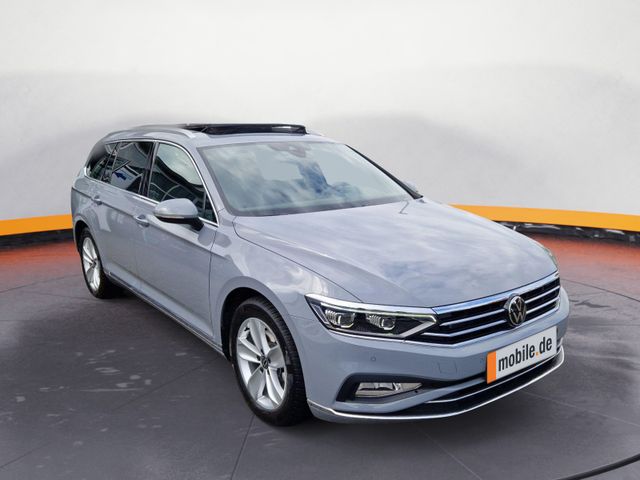 Volkswagen Passat Var. Elegance Matrix AHK Massage Panoram