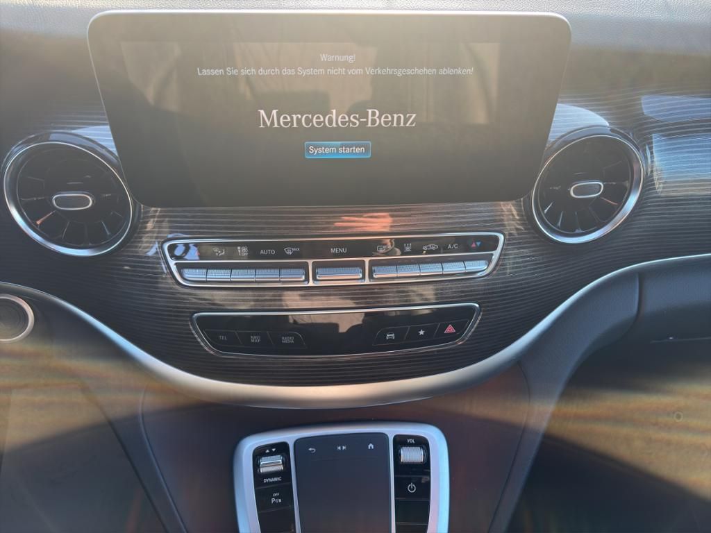 Fahrzeugabbildung Mercedes-Benz EQV 300 AVANTGARDE Lang Leder*Navi*360*KeyLess