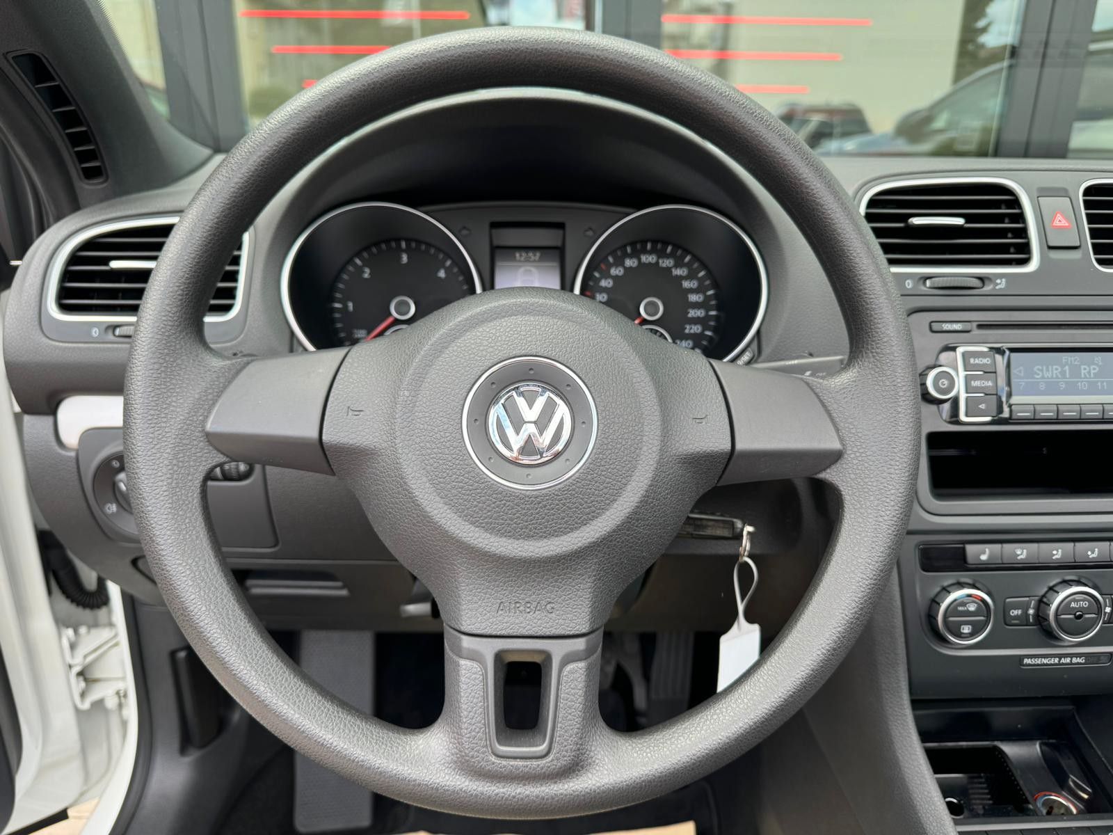 Fahrzeugabbildung Volkswagen Golf VI 1.6 TDI Cabriolet Basis BMT