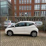 Toyota Aygo (X) 1,0-l-VVT-i x-play touch x-shift x-... - Toyota Aygo (X) in Leverkusen