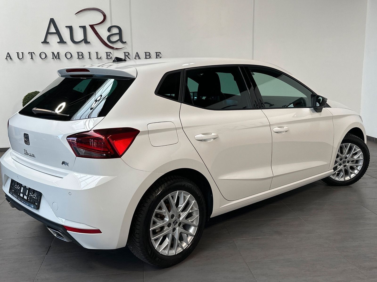 Fahrzeugabbildung SEAT Ibiza FR 1.0 TSI DSG NAV+LED+PDC+DAB+GANZJAHRES