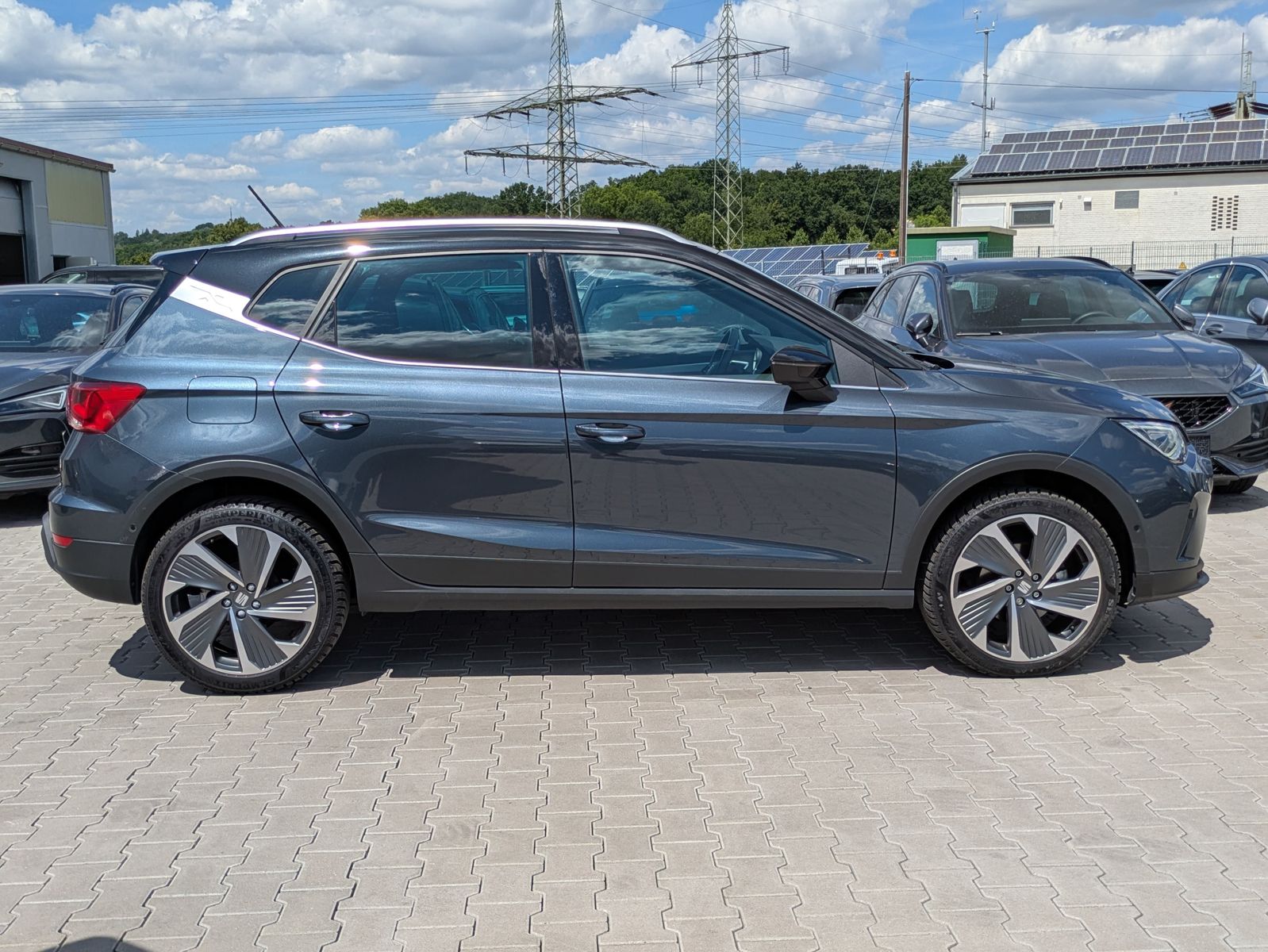 Fahrzeugabbildung SEAT Arona 1.5 TSI FR DSG AHK*ACC*LED*APP*DAB*KAMERA