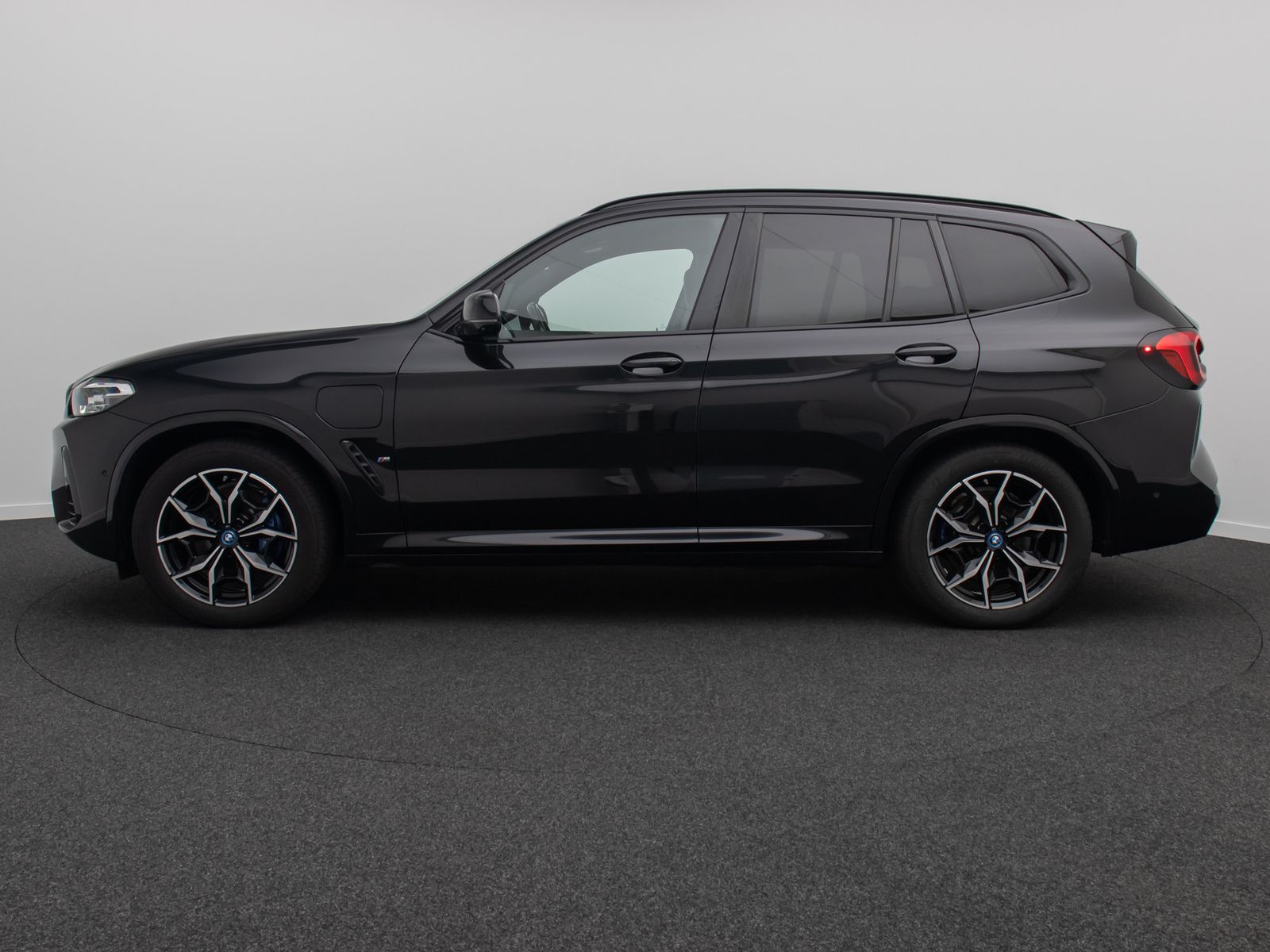 Fahrzeugabbildung BMW X3 xD30e M Sport 360&deg;HUD DAB H/K Panorama 19Zoll