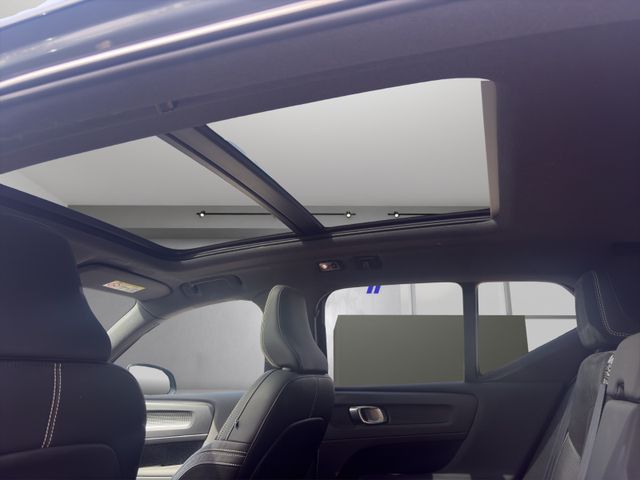 Volvo XC40 R Design Recharge Plug-In Hybrid 2WD