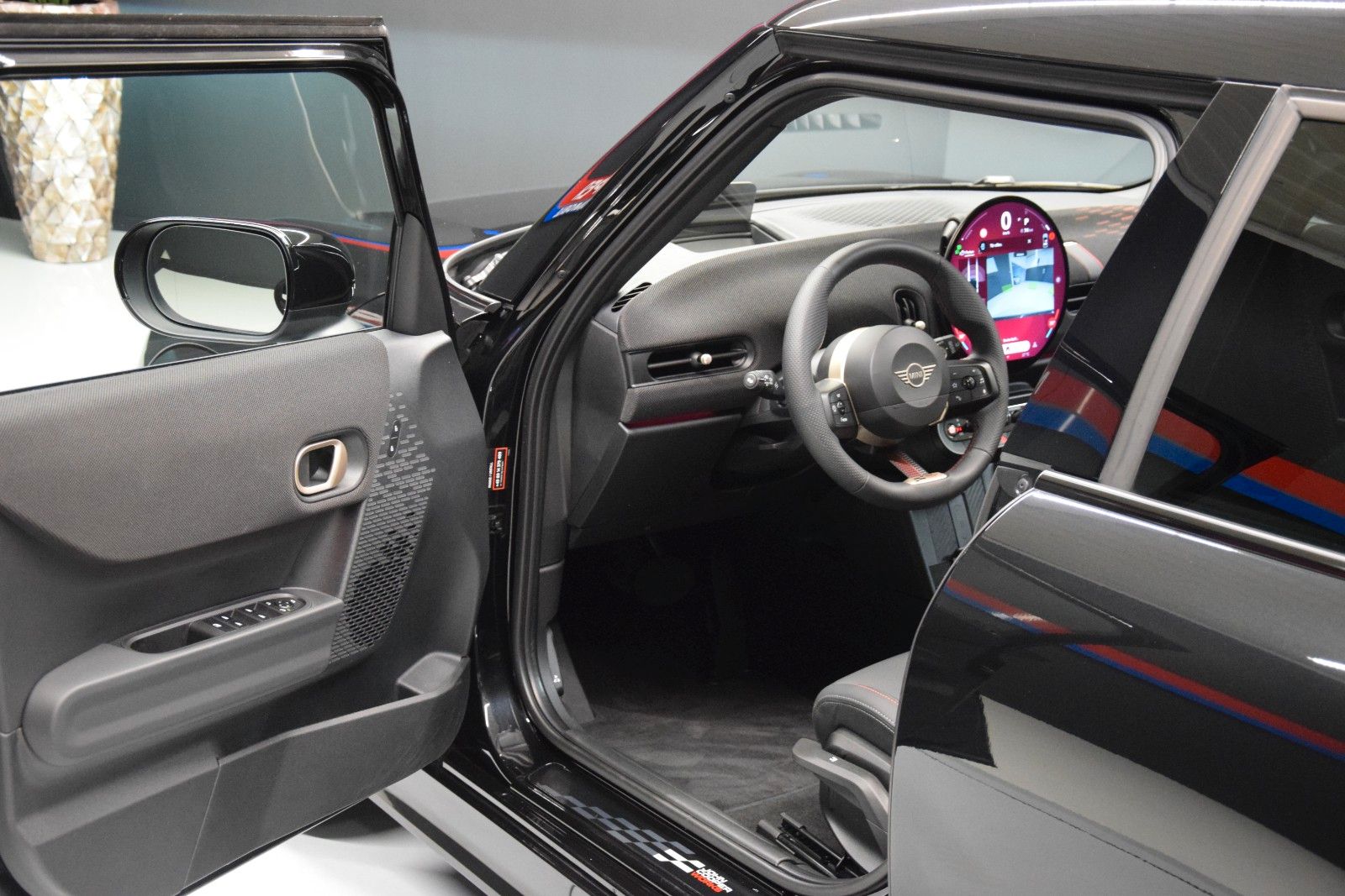 Fahrzeugabbildung MINI Cooper C John Cooper Works Trim M HuD Pano Leder